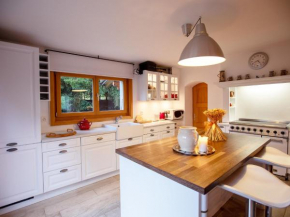 Chalet Chalet Le Haut Pré by Interhome